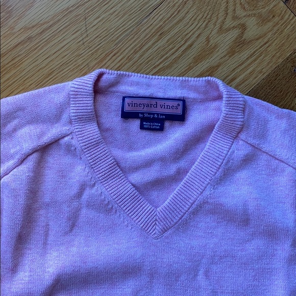 Vineyard Vines light pink sweater - Picture 2 of 2